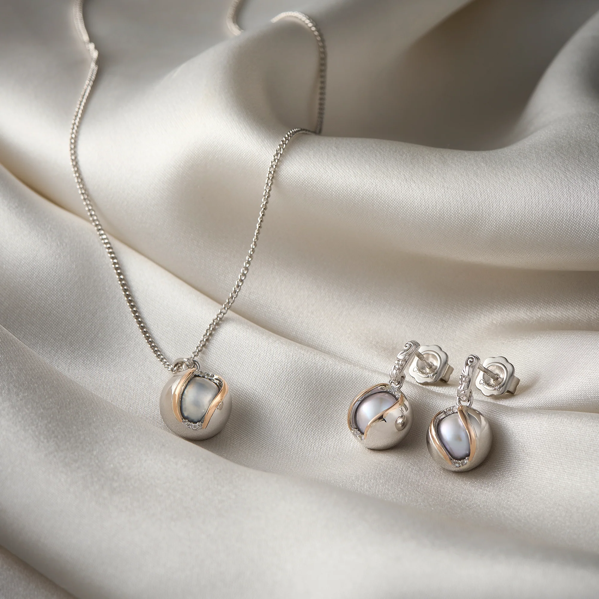 Salacia Silver Oyster Drop Earrings with Pearl - Image 2