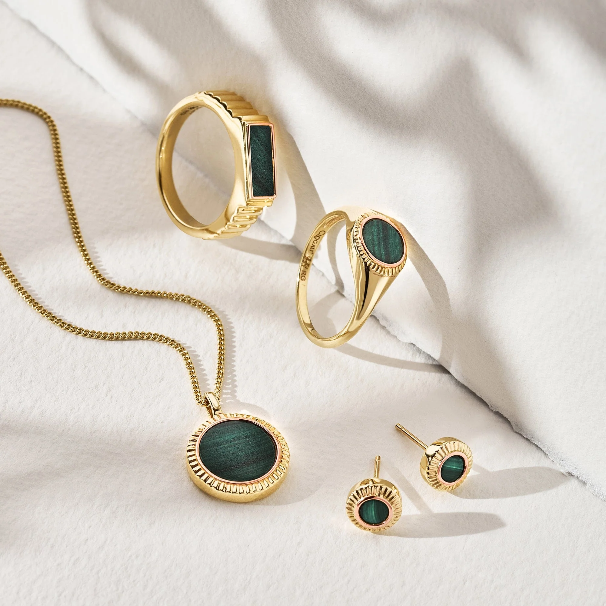 Reflections of Padarn Gold and Malachite Circular Ring - Image 3